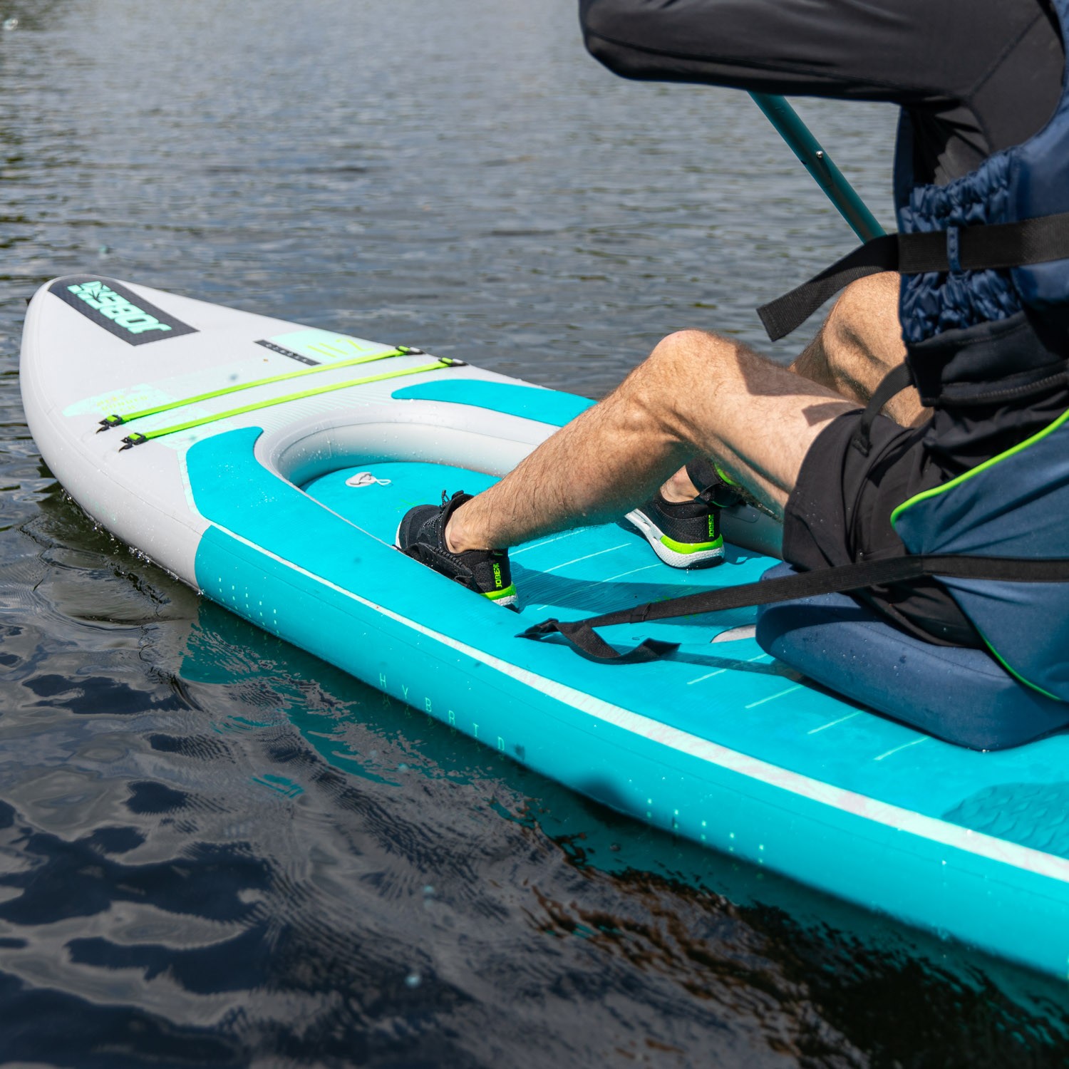 Détail du footwell et du pad EVA du Tana Hybrid 11.2