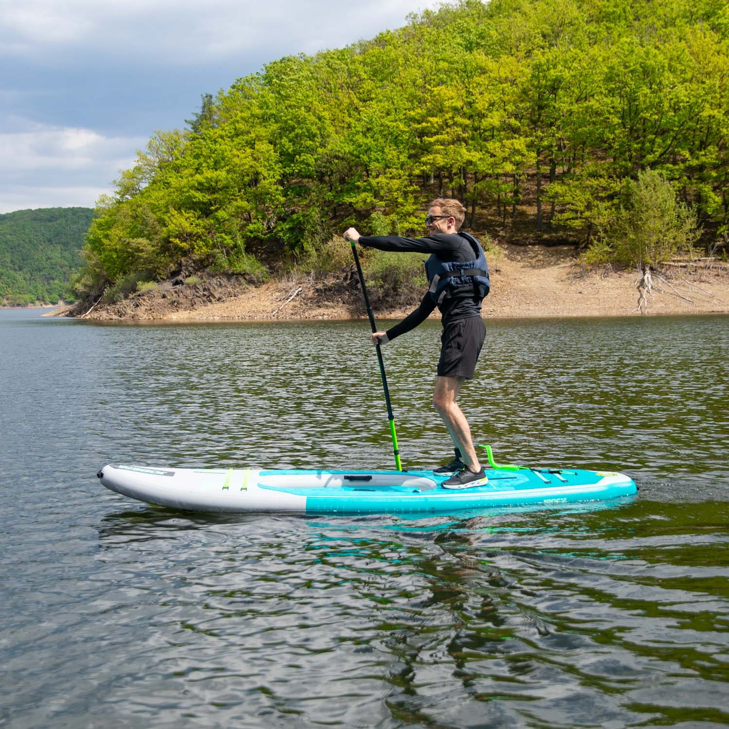Jobe Tana hybrid 11.2 en mode stand up paddle